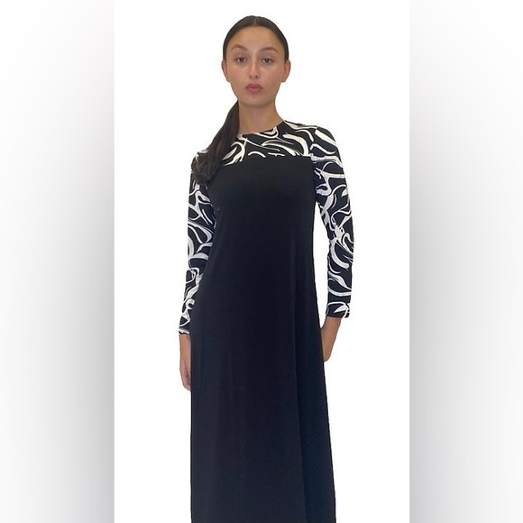 DEVORAH'S SECRET Elegant Maxi Dress Black With Devorah Print - Picture 2 of 3